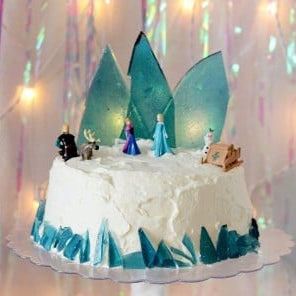 “Frozen” treats: DIY crafts and baking projects to thrill your little Frozen fan!