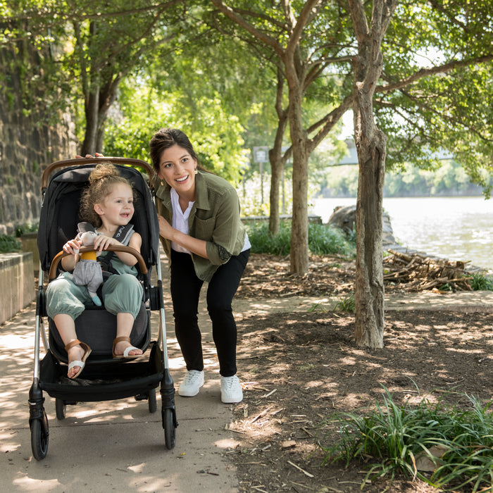 Nuna TRIV | Stroller First Look ( Ratings | Review )
