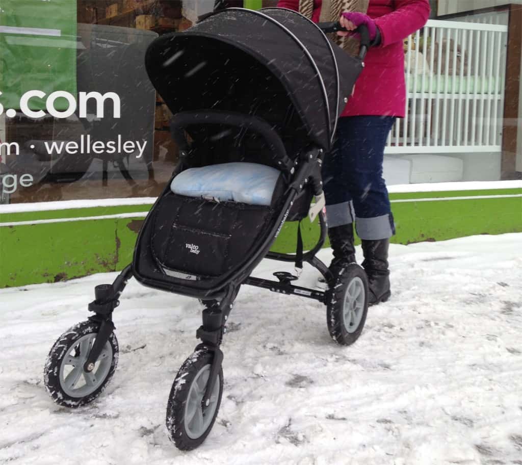 A snowy stroller test drive with the Magic Beans exclusive Valco Snap 4WD